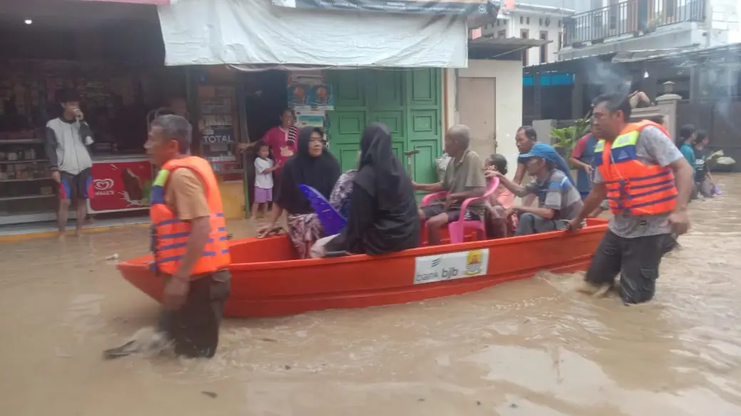 Banjir di Kabupaten Cirebon Rendam Empat Desa